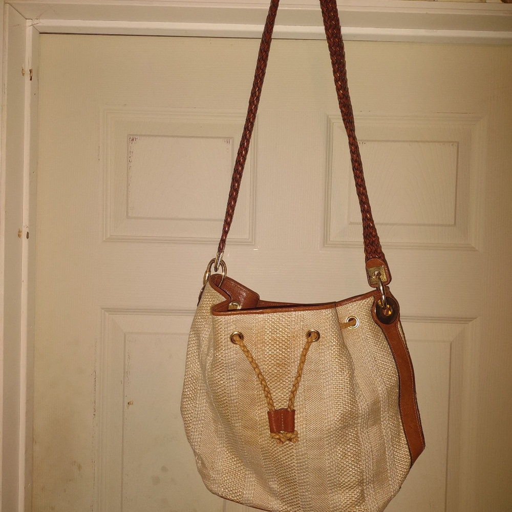 Woman's‎ Dillards Vintage Raffia & Leather Trim Bucket Style Shoulder bag